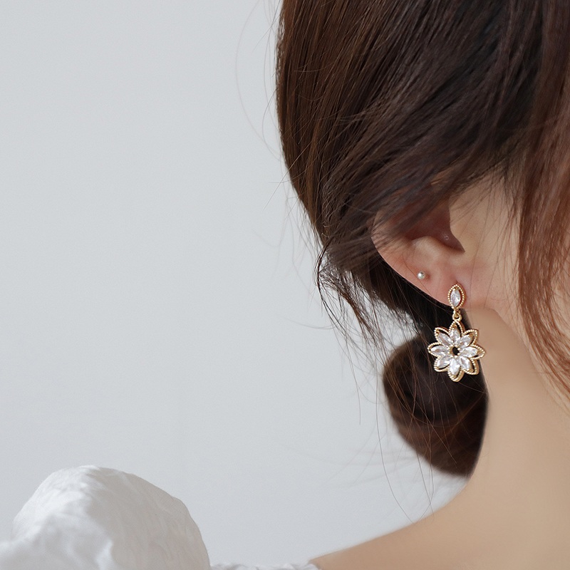 Boucle d'oreille en dentelle c - Body Jewelry Diamond avis et prix