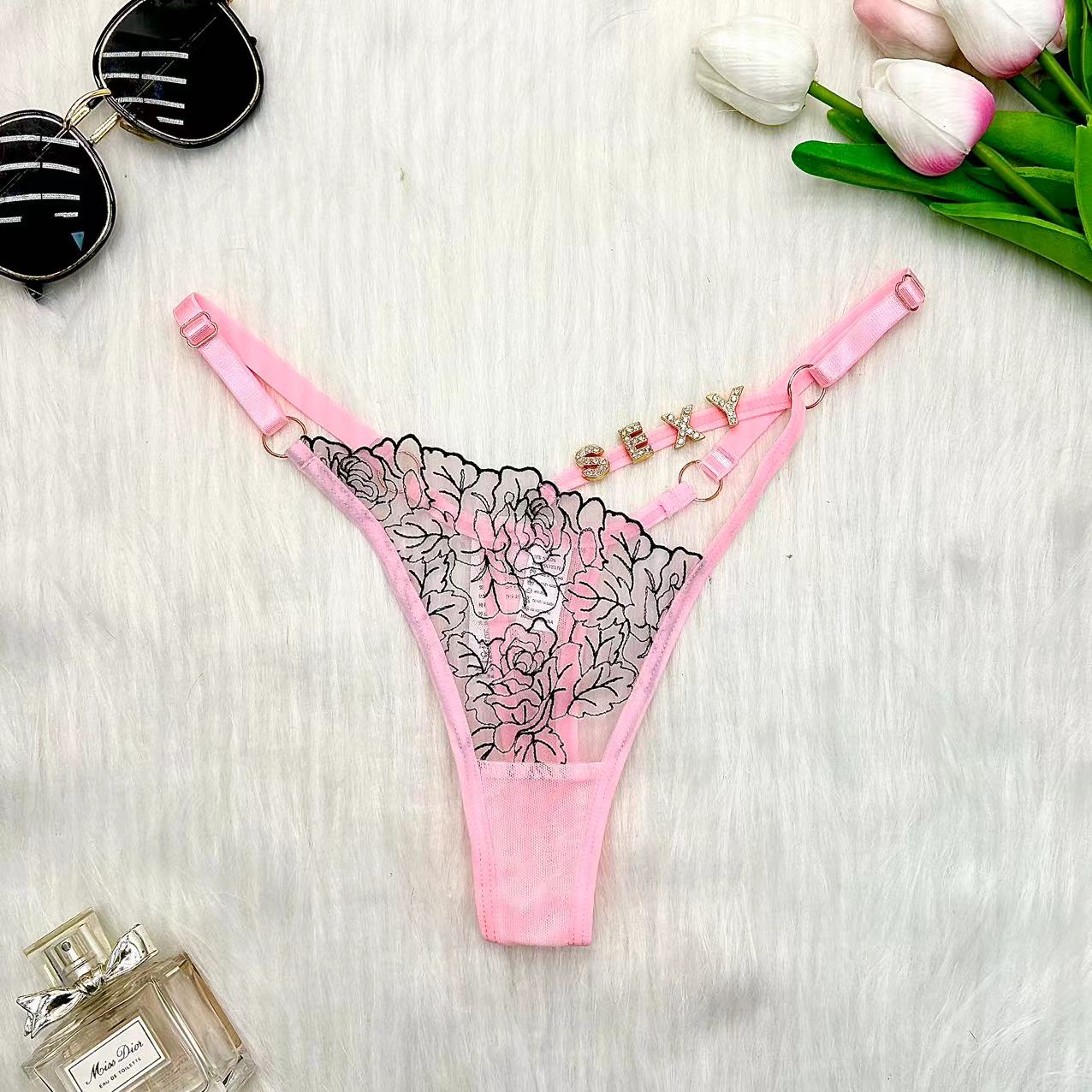 String en dentelle avec nom pe - Body Jewelry Names avis et prix