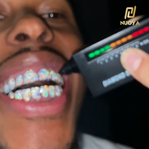 Grillz dentaires personnalisés - Body Jewelry Diamond avis et prix